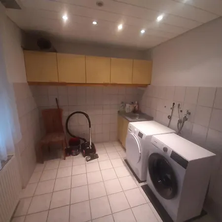 Apartment Am *